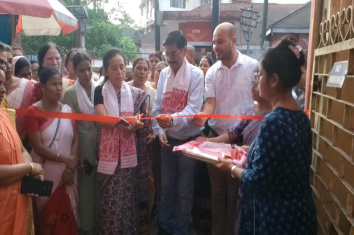 Inauguration of ASOMI SHARODIYA Mela, 2022 held yesterday on 28.90.22 at District Library Campus, Nalbari in the presence of Hon'ble Deputy Commissioner Nalbari Smt. Gitimoni Phukan and Chief Executive Officer, Nalbari Zilla Parishad, Sri Jayanta Kumar Goswami...... All the residents of the district are hereby requested to kindly visit the 'Mela' and make the initiative meaningful...... 🙏🙏🙏